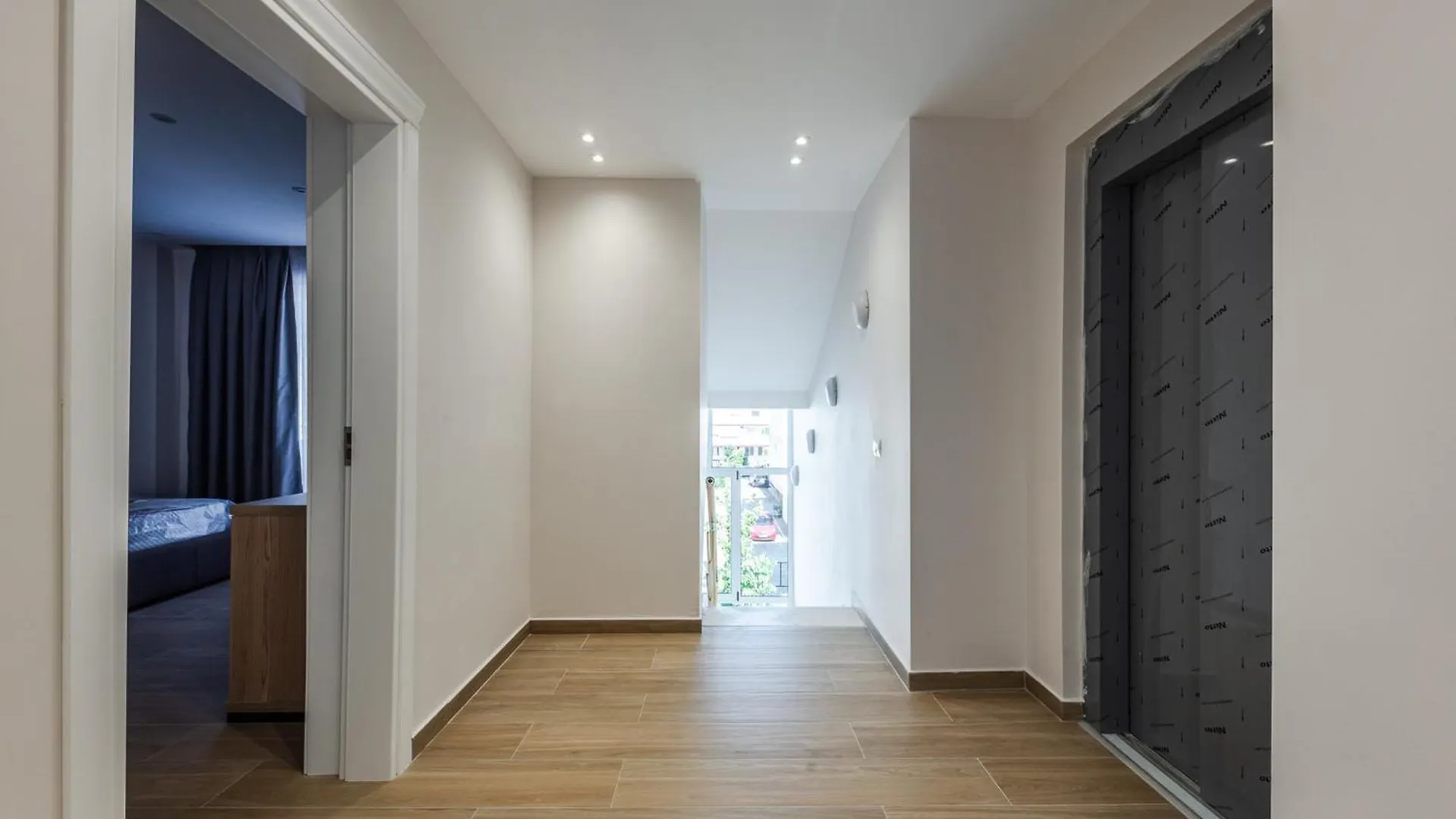 Sea La Vie Suites Golem  Hotell