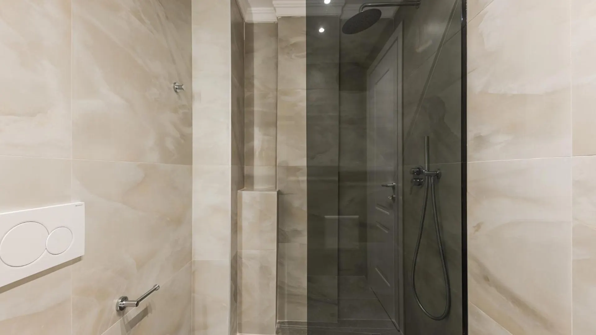 Sea La Vie Suites 골렘 호텔