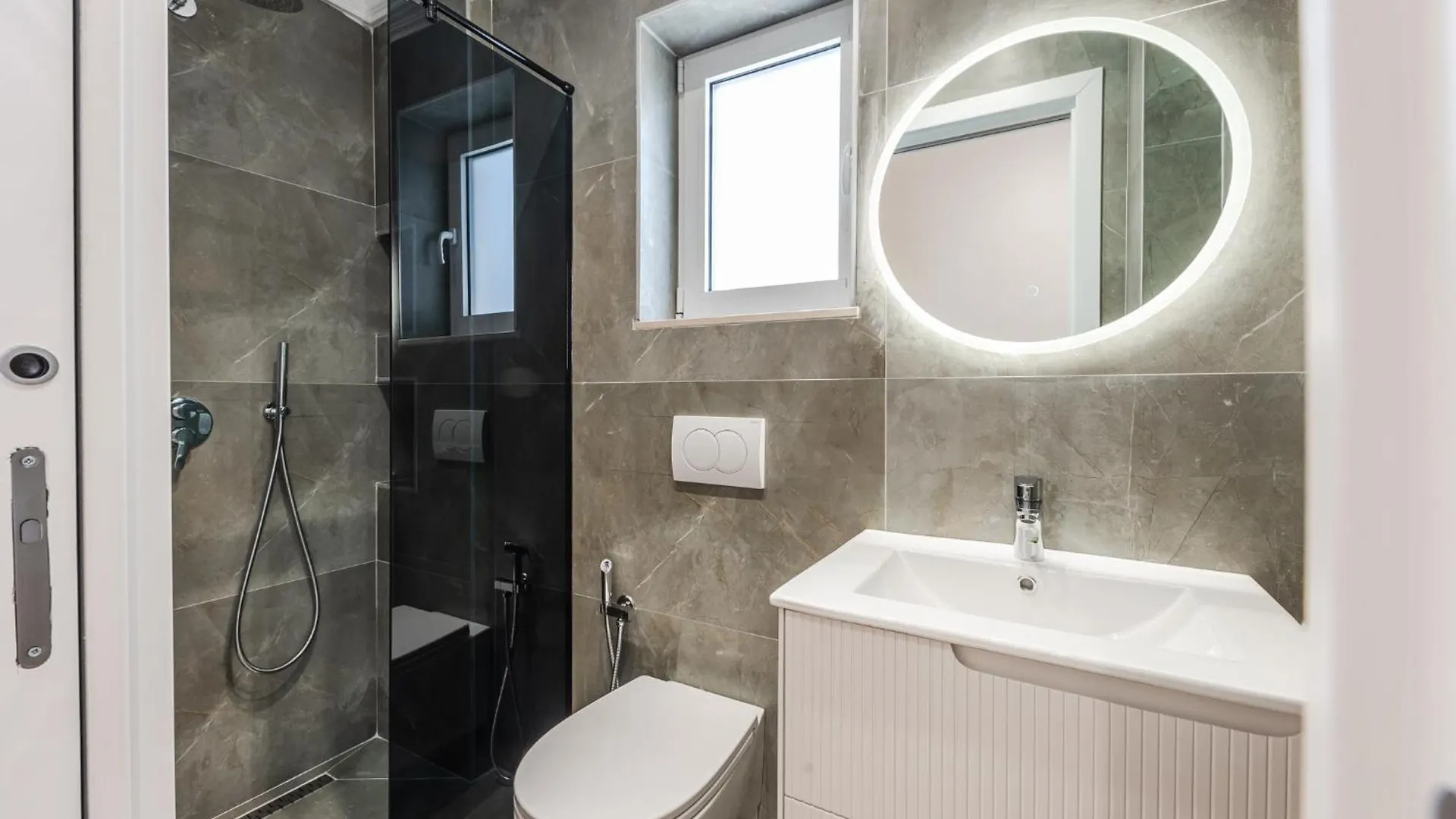 Hotell Sea La Vie Suites Golem  Albanien