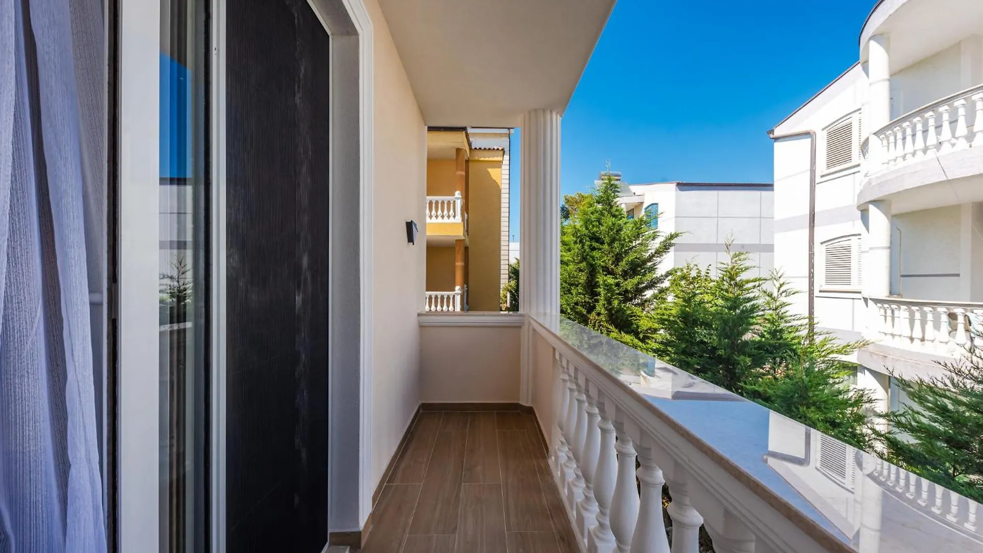 Hotell Sea La Vie Suites Golem