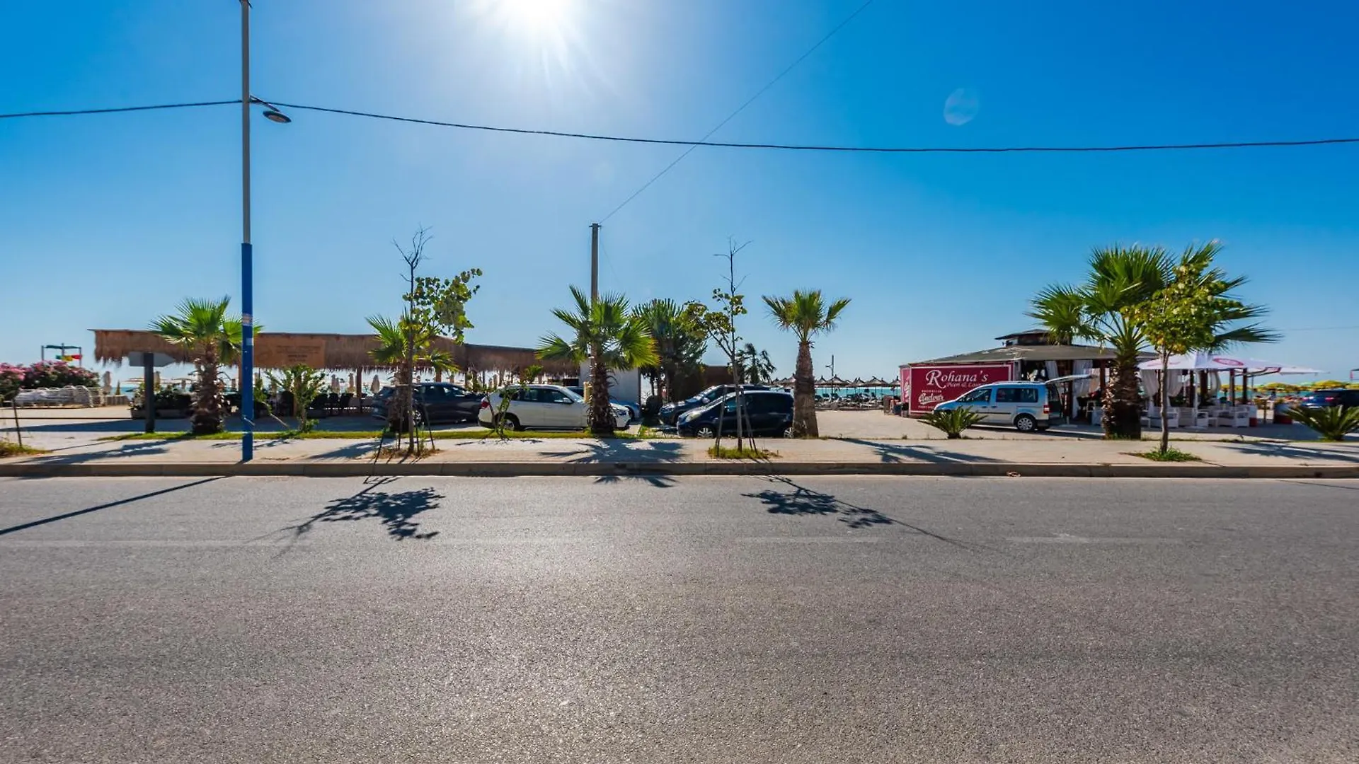 Sea La Vie Suites Golem