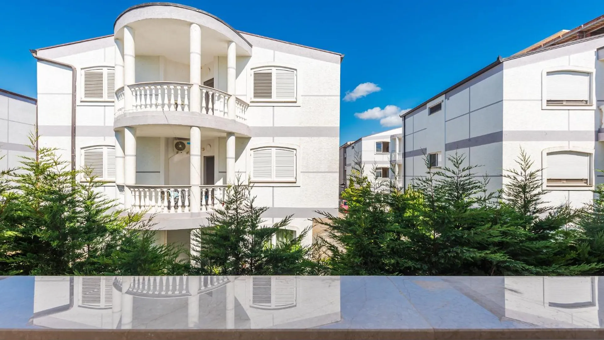 Sea La Vie Suites Golem  Albanien
