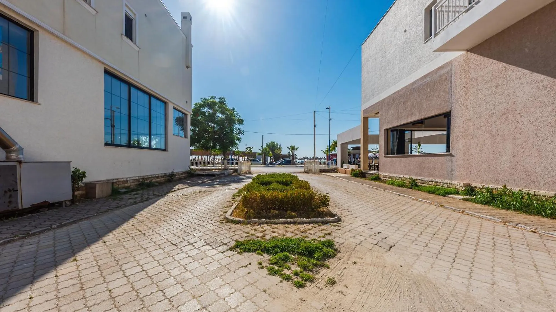 Sea La Vie Suites Golem  Golem (Tirana)