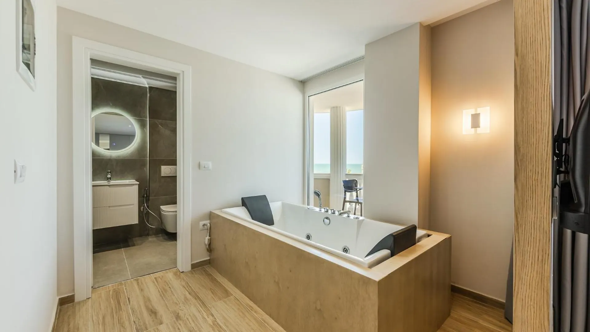 Sea La Vie Suites ゴーレム アルバニア