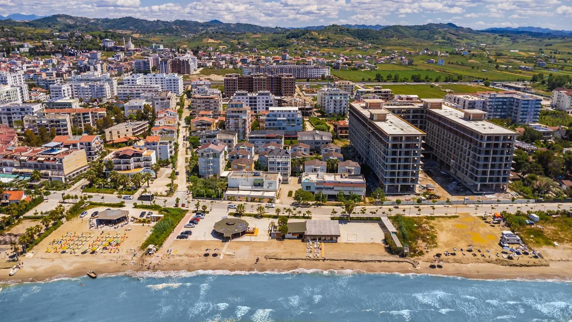 Sea La Vie Suites Golem